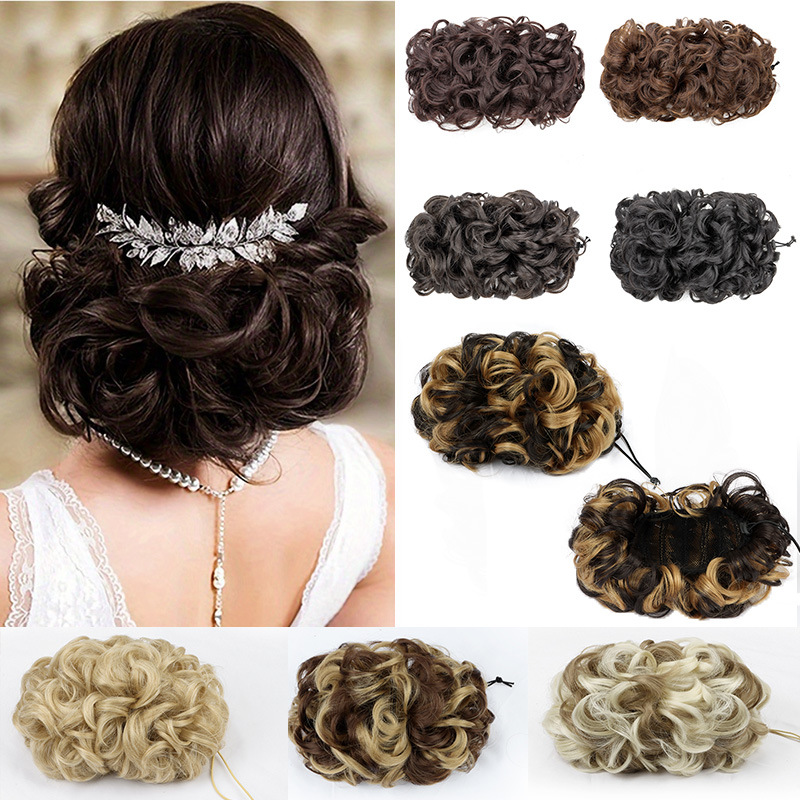 Claw Clip Messy Bun Hair Piece - 女性用爪留めクリップカーリーヘアバンエクステンション、合成繊維ふわふわナチュラルメッシーチニョンヘアピース、調節可能なドローストリング付き、レイジーファイバー